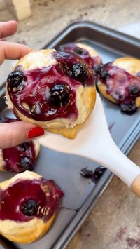 This delicious 4 ingredient blueberry danish recipe is the perfect sweet breakfast, dessert or snack. #blueberrydessert #danish #easydessertrecipes