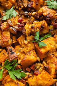 This chorizo stuffing is crammed with chewy sourdough chunks and smoky chorizo, apples, figs, chestnuts, aromatic herbs and pinenuts.