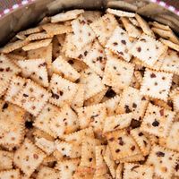 Alabama Firecrackers are the spicy saltine crackers that will keep you coming back for more! rnrnThe spicy cousin to ranch cheese crackers these party crackers have the heat of red pepper flake and added layers of spice with the addition of Tajin seasoning and Ranch dressing mix.