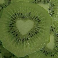 #green #зеленый #aesthetic #kiwi #fruit #фрукты #киви #photography #фотография #эстетика #обои #wallpaper #foundalighter