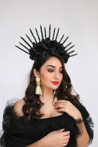 Excited to share this item from my #etsy shop: Black Spiked Sunburst Crown Goddess Gold Star Halo Crown Black Spike Crown Bridal Headdress Headband Halo Headpiece Virgin Mary Costume