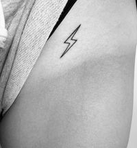 Lightning bolt tattoo small | Bolt tattoo, Lightning bolt tattoo, Small tattoos