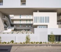 Brooks + Scarpa's 11 NOHO in California diverges from typical housing