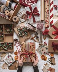 Adrianna Zielińska on Instagram: "Remember that Christmas is about more than presents. There are also cookies! 😉 _____ #christmasmood #mybeigelife #aesthetic #giftwrapping #wrapping #christmaspresents #christmasgifts #diychristmas #diyprojects #christmasdecor #christmasmood #christmasgift #christmastime #flatlaystyle #flatlayforever #flatlaytoday #flatlay #flatlayoftheday#xmasdecor #hyggehome #cozyhome #lovehome #darlingdaily #thatsdarling #aesthetic #cozyvibes #postitfortheaesthetics #domo