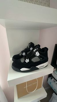 #shoes #jordan #jordan4 #whitethunder #viral #tiktok