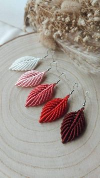 Come finish this leaf earring with me! 🌸 I've had a few asking on wheather they look just as good from both sides, and the answer is YES! 🎀 #micromacrame #macrameearrings #leafearrings #tutorial #handmadejewellery #micromacrameartist #dangleearrings