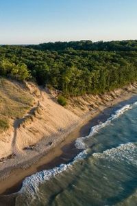 There’s more to the Indiana Dunes than warm sand, blue water, and miles of hiking trails. For example, it’s the fifth most biodiverse national park in the United States, right behind Yosemite! The Indiana Dunes’ environment, ecology, and history are really what make it a special place.