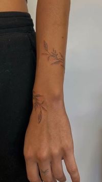 vine wrap tattoo | leaf | greenery | @andyoutattoo