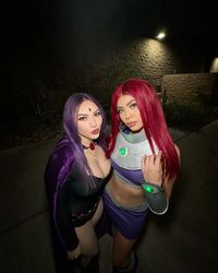 Raven costume, starfire costume, dc costumes, halloween costume ideas, halloween, cosplay, superhero costumes, sexy halloween costume, best friend costume ideas, bff costume, teen titans #halloweencostume #costumeideas #halloweencostumesforwomen