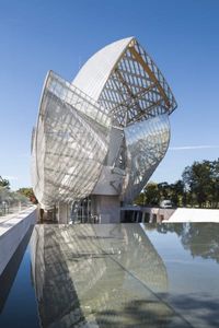 Frank Gehry, Sergio Grazia · Louis Vuitton Foundation · Divisare