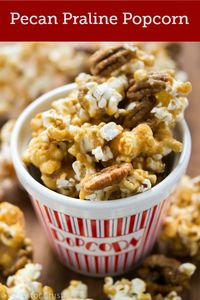 Pecan Praline Popcorn - the best mix of pecan praline and popcorn! It's an easy recipe and so addictive. Perfect for football season