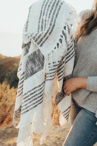 "Monterey" Throw Blanket, Ivory and Grey – CARLY JEAN LOS ANGELES