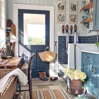 Coastal Home In Maine - Filled With Antiques! - shabbyfufu.com