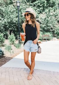 7 Perfect Summer Shorts Outfit Ideas for Every Style - DIY Darlin'