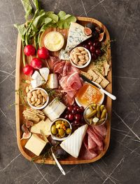 4 Steps to a Gorgeous Charcuterie Board Your Guests Will Devour