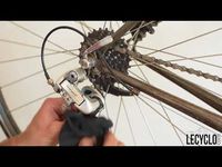 Dégraisser, laver, lubrifier... Découvrez comment nettoyer la transmission vélo en 4 étapes pour un entretien rapide et efficace de votre deux-roues !