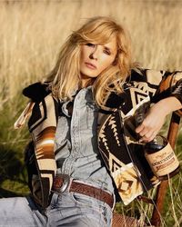 𝓟𝒂𝒓𝒂𝒎𝒐𝒖𝒏𝒕’s series YELLOWSTONE, starring Kevin Costner. «bethduttonfanpage: 📰 𝐒𝐨𝐢𝐥 𝐭𝐨 𝐒𝐩𝐢𝐫𝐢𝐭︱Yellowstone star Kelly Reilly has joined the leadership team at California-based Ammunition Wines & Whiskey as creative visionary and brand storyteller. 🥃 🍷» #YELLOWSTONE #DUTTONRANCH #BethDutton #KellyReilly <by Emerson Miller • via Instagram @bethduttonfanpage>