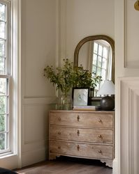 Designed with elegance and charm, the Cybil Dresser makes the most of its traditional roots. Crafted from oak, this dresser features three drawers with plenty of storage, and elevated French inspired details.