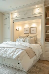 Creating a cozy and functional small bedroom can be a delightful challenge. Here are 25 ideas to transform your compact space into a comfortable haven. Let's explore the possibilities together! You'll love these 25 Small Bedroom Ideas That Maximize Coziness and Function.