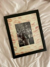 framed picture, kisses, coquette, gift ideas, boyfriend gift ideas