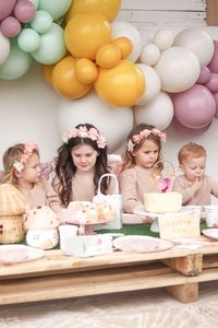 Like a Fairy Tale come true, this Fairy Party is truly pretty as a picture. These little darlings are loving the Luxe Pixie Dust balloon garland from our DIY kit, plus the premium Meri Meri tableware and decorations from the Luxe Fairy Party Pack Grande complete the look.