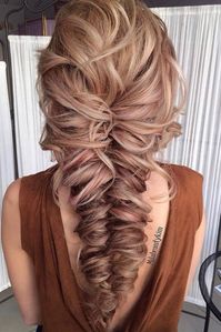 Insanely Pretty Prom Hairstyles for Long Hair ★ See more: http://lovehairstyles.com/prom-hairstyles-for-long-hair/