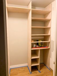 One Room Challenge Week Four - Adding DIY Custom Shelving - Hilltown House