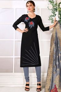 This Sweetheart neck and Quarter Sleeves Black Cotton Churidar Suit highlighted with resham work. Along with Santoon Churidar in Grey Color with Grey Banarasi Silk Dupatta. #black #cotton #churidar suit #Andaazfashion #Malaysia