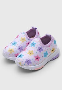 Slip On Tricae Infantil Calce Fácil Estampado Branco/LilásBico: RedondoCONFORTO E Segurança: Os calçados são peças essenciais, e a escolha do modelo deve levar em consideração o conforto oferecido, a segurança e mobilidade que ele proporciona para os pezinhos em desenvolvimento.CONFORTO E Leveza: o cabedal Têxtil é feito com uma trama de tecido resistente e duradouro, que garante mais conforto e respirabilidade para os calçados.Sobre a marca: Os calçados Tricae são da mais alta qualidade prezand