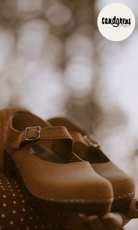 Swedish Wooden Clogs for Women / Sandgrens Clogs / Mary Jane Closed Back / Women Low Heel Shoes / Nubuck Leather Clog / Dexter Tan