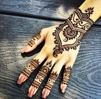 Gorgeous Back Of Hand #Henna Design.