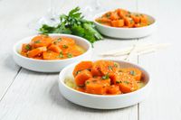 Recipe for Zanahorias Aliñadas (Spanish Marinated Carrots)! Boiled carrots are marinated in sherry vinegar with garlic and spices.