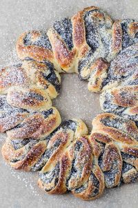 Simple recipe for poppy seed babka with cream cheese and a homemade soft dough.