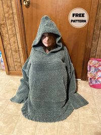 We have a great surprise for our friends who like to spend time at home. We will learn how to make a wearable crochet blanket pattern