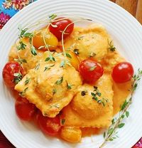 (Italian) Making ravioli from scratch: with spinach and ricotta cheese filling, in tomato cream sauce | JuliasAlbum.com | #pasta #italian