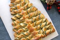 Christmas tree spinach dip breadsticks