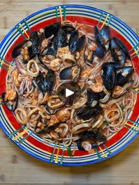 Make pasta with seafood sauce with me! | By Cucinapalermorita | Facebook