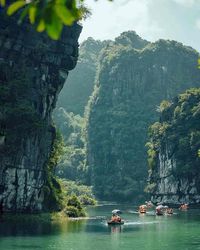 Located in the ancient capital region, nestled in a strategic location, Trang An tourism complex is an extremely beautiful eco-tourism destination loved by many people. Below are detailed travel experiences in Trang An, Ninh Binh, that you can refer to!