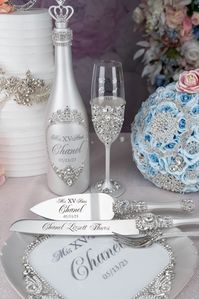 Enhance your Quinceañera celebration with our elegant silver brindis package, complete with a special bottle. This set adds a touch of sophistication and tradition to your memorable event. silver Quinceañera brindis package, Quinceañera celebration set, elegant brindis set, Quinceañera bottle and glasses, Quinceañera party supplies, celebration toast set, Quinceañera keepsake, elegant party accessories, traditional Quinceañera set