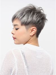 【PEEK-A-BOO】ショ�ートヘア×プラチナシルバー　石井優弥：L011975512｜ピークアブー 原宿(PEEK A BOO)のヘアカタログ｜ホットペッパービューティー