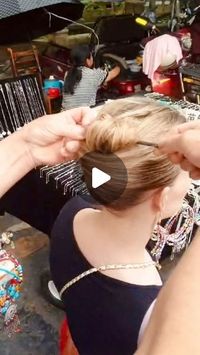 Jacqueline Liedloff on Instagram: "Chinese Bun 💛 #hairstyle #chinesebun #hairpin #howtodo #tutorial"