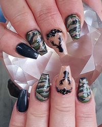 Camo nails