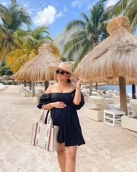 Jennifer Palpallatoc Perrault on Instagram: “🌴Last day to take 15% OFF this bump friendly puff sleeve dress, which can be worn on or off the shoulder! It also comes in pink too! So…”