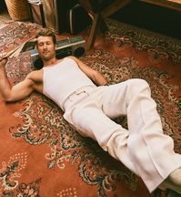 Glen Powell On Rom-Coms And Why He Wants What His Parents Have