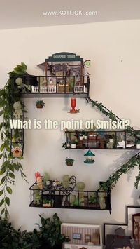 🤨 What is the point of Smiski? 👇 💖 They are designed to hide and accent the house — the cutest knick knacks 💕. They have expressionless looks on their faces 😁, which contrast with their many unique poses. Some of them can interact with various items of the house, making them almost lifelike. The best part, they glow in the dark. 🌟 #Smiski #GlowInTheDark #KOTIJOKI #FireEscapeShelf #QuirkyDecor #CollectiblesDisplay #HomeVibes #Shelfie cre: @soul.ox0