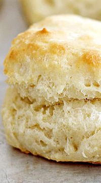 ❊❊Flaky, fluffy southern buttermilk biscuits. This looks like an excellent recipe for biscuits!