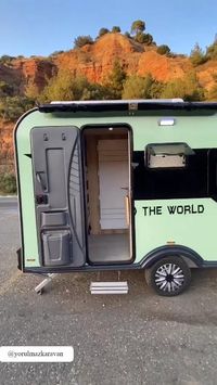 🎁Register to our newsletter and get free Van life resources.📧 Discover this amazing and roomy trailer caravan by @yorulmazkaravan! 😍✨ With enough space to sleep 2 on the bunk bed and a sofa that can turn into a comfy double bed, it's tailor-made for your next adventure. 💫