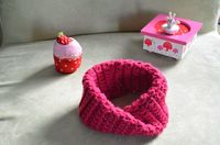 DIY - Le snood framboise au crochet - Le blog de Yeude