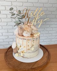 Love this “hello fifty” gold mirror topper we made on gorgeous cake by @perthcakecollective! • • • Reposting @perthcakecollective: ... "Naked cakes & nude tones 🙊🍂✨ This gorgeous topper by @footeandflame . . . . . . . #perth #perthfood #perthcakes #cakes #foodinperth #dessert #perthdesserts #cupcakes #dripcakes"