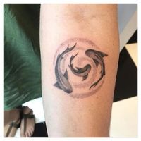 Get ready to dive into the world of shark tattoos and discover their unique symbolism and style. We invite you to learn more about their meaning, as well as choose a design that's right for you.